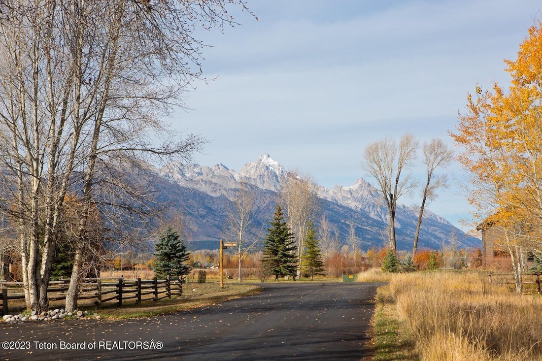 4 Bedrooms Single Family Detached In Jackson, Wyoming, United States