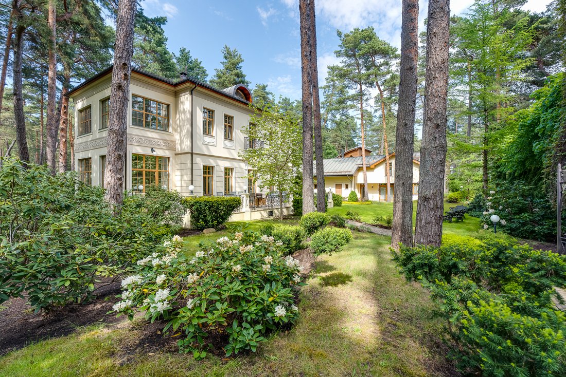 Sophisticated And Elegant Villa In Jurmala In Jūrmala, Latvia For Sale