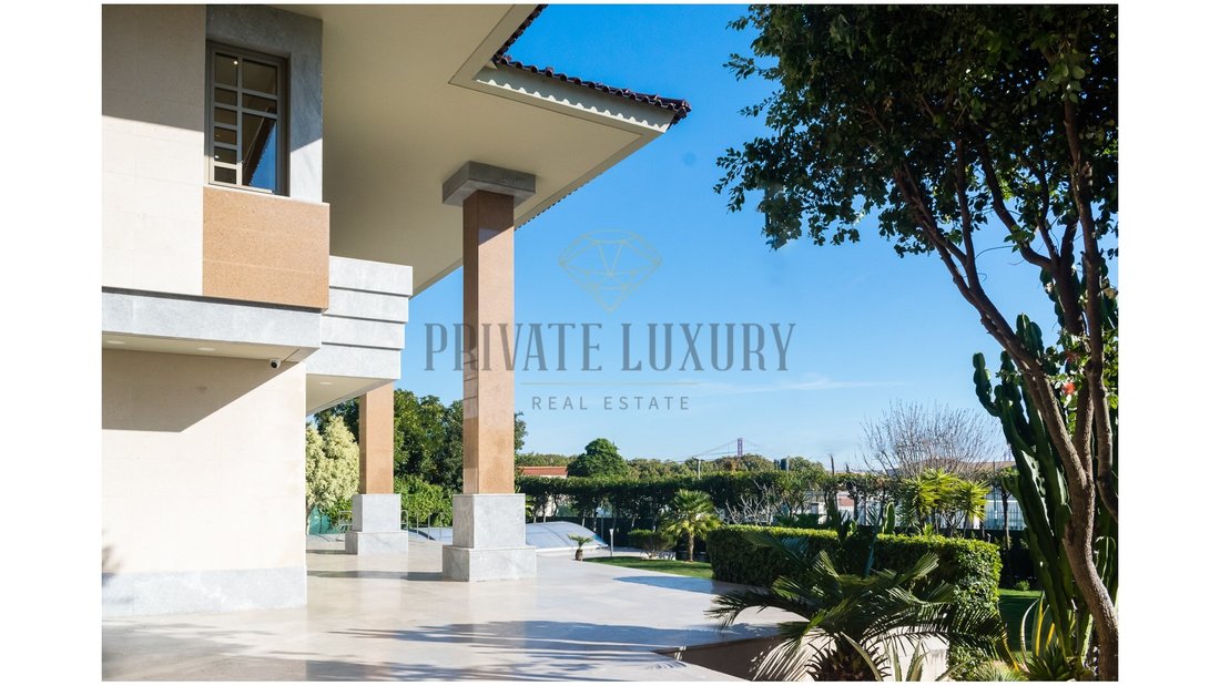 Villa Restelo In Lisbon, Lisbon, Portugal For Sale (11916770)