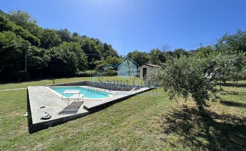 Villa in Tresana, Tuscany, Italy 1
