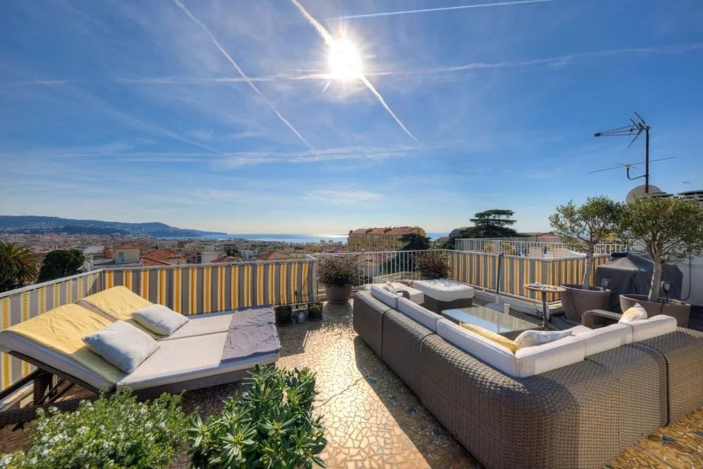 4 Rooms, Rooftop Panoramic Sea View In Nice, France For Sale (12915318)