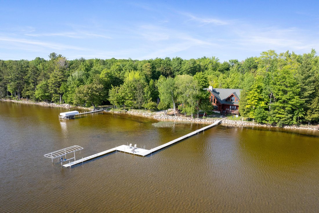 5 Bedrooms Single Family Detached In Levering, Michigan, United States