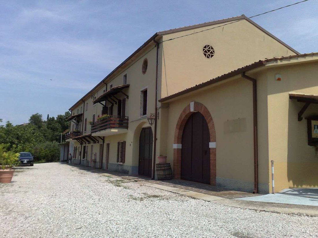 Farm Ranch in Cavaion Veronese, Veneto, Italy 1 - 12916487