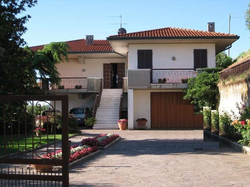 Villa in Lonato 2, Lonato del Garda, Lombardy 1 - 12916481