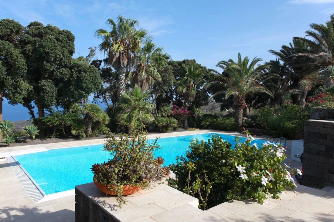 Villa in Pantelleria, Sicily, Italy 3 - 12916608
