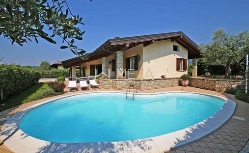 Villa in San Felice del Benaco, Lombardei, Italien 1
