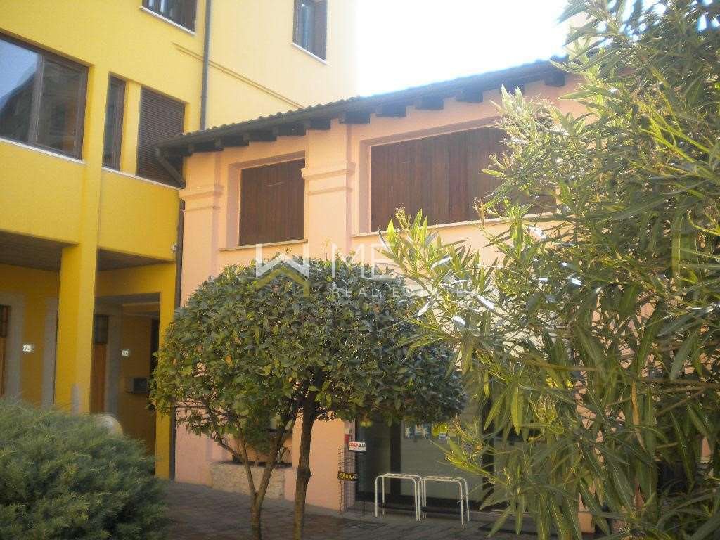 Apartment in Historic Center, Desenzano del Garda, Lombardy 2 - 12916663