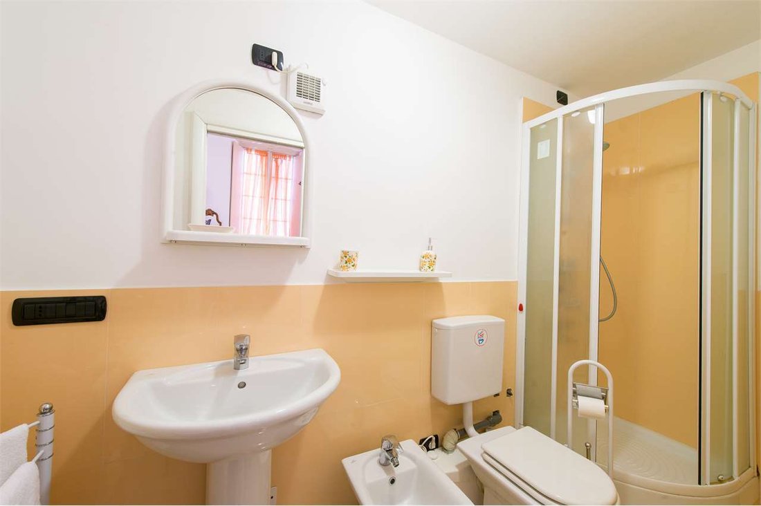 Apartment in Historic Center, Albenga, Liguria 5 - 12916484