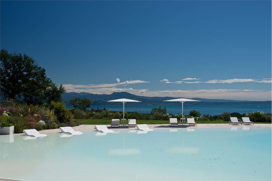 Villa in Hill Zone, Padenghe sul Garda, Lombardy 4 - 12916699
