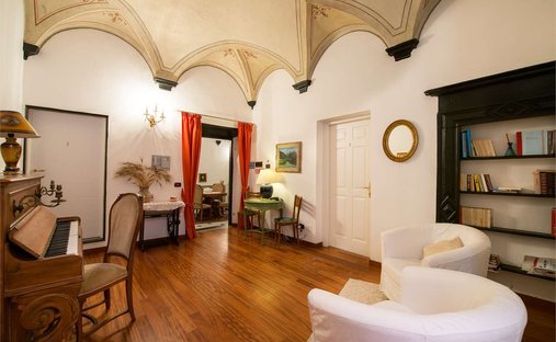 Apartment in Historic Center, Albenga, Liguria 1