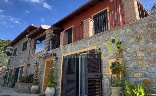 Villa in Seborga, Ligurien, Italien 1