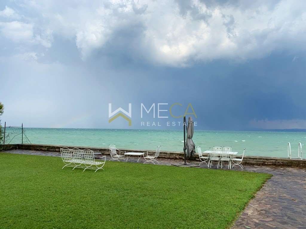 Villa in Center, Sirmione, Lombardy 1 - 12916914