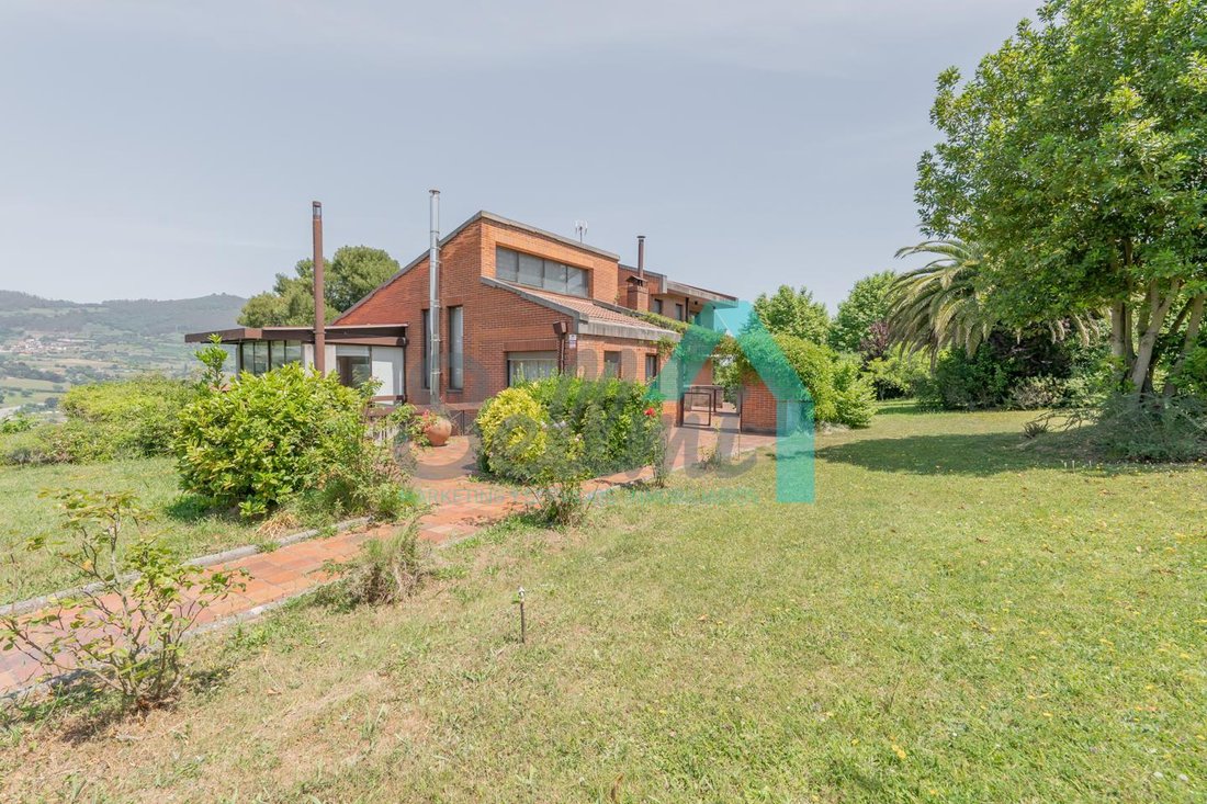 Oviedo Villa In Oviedo, Asturias, Spain For Sale (12917834)