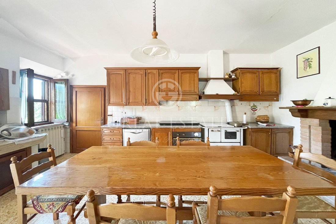 Estate in Castiglione d'Orcia, Tuscany, Italy 5 - 12918479
