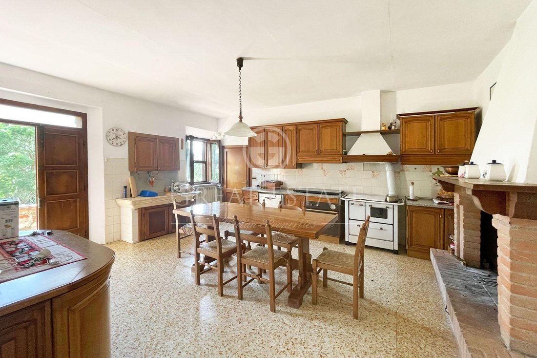 Estate in Castiglione d'Orcia, Tuscany, Italy 2 - 12918479