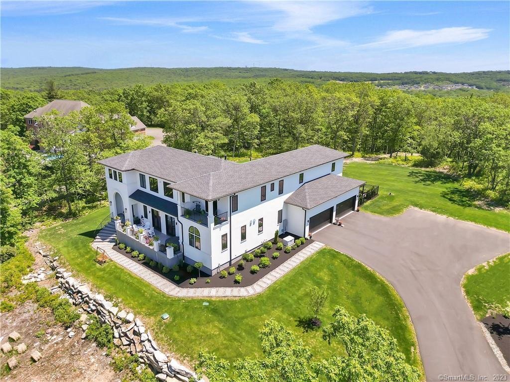 House in Glastonbury, Connecticut, United States 4 - 12897596