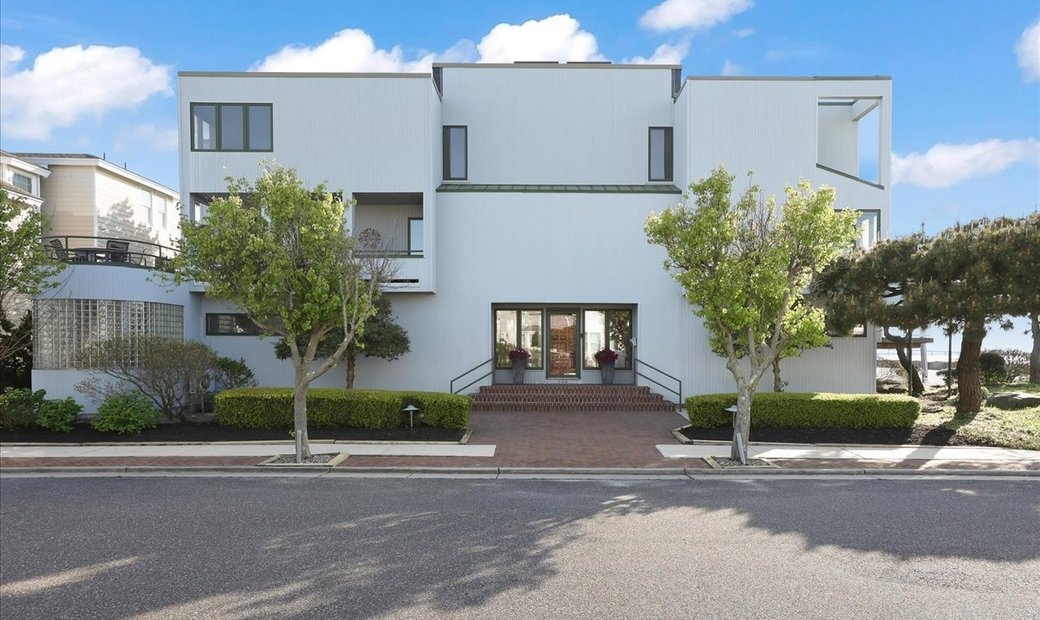 Longport Waterfront / Beach Block July In Longport, New Jersey, United