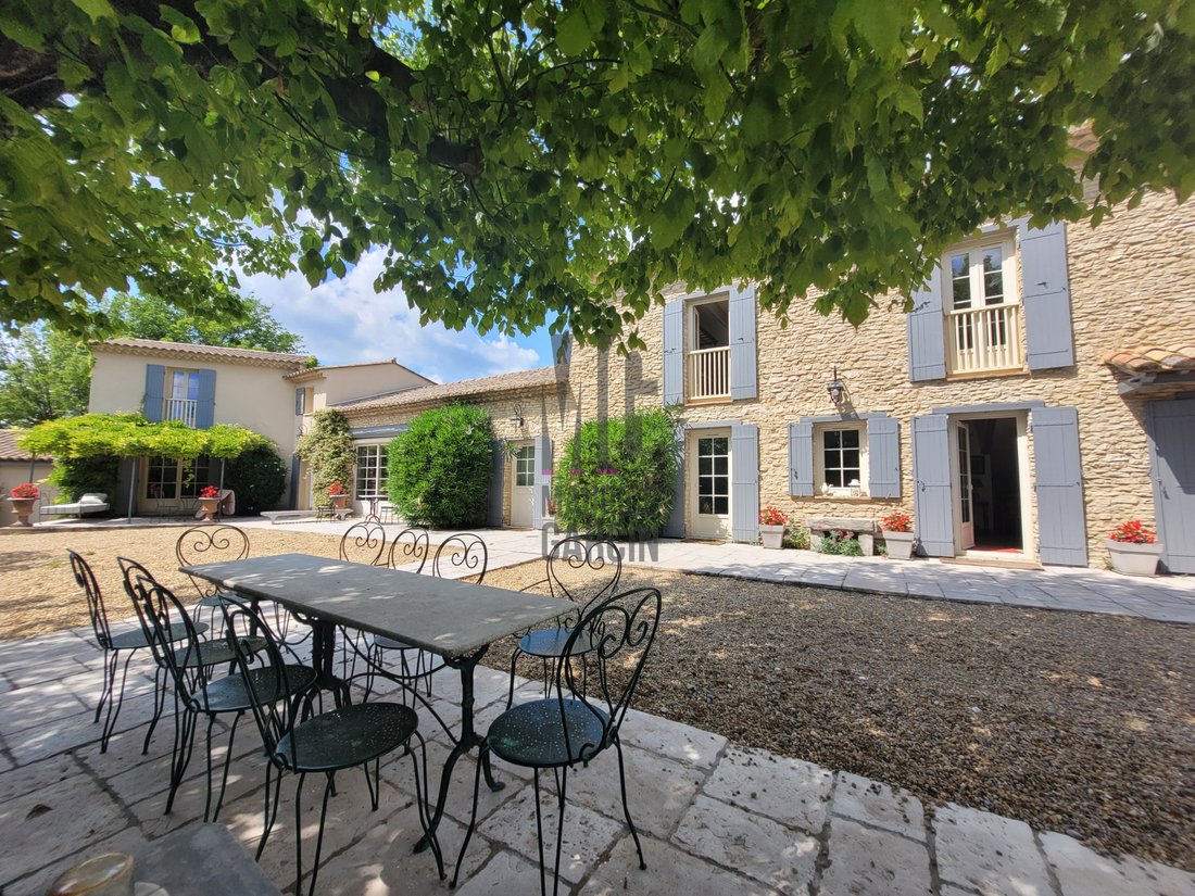 Magnificent Mas For In L'isle Sur La Provence Alpes Côte D'azur