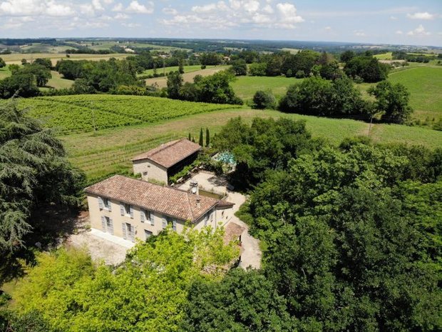 Luxury houses with terrace for sale in Montréal, Occitanie, France ...