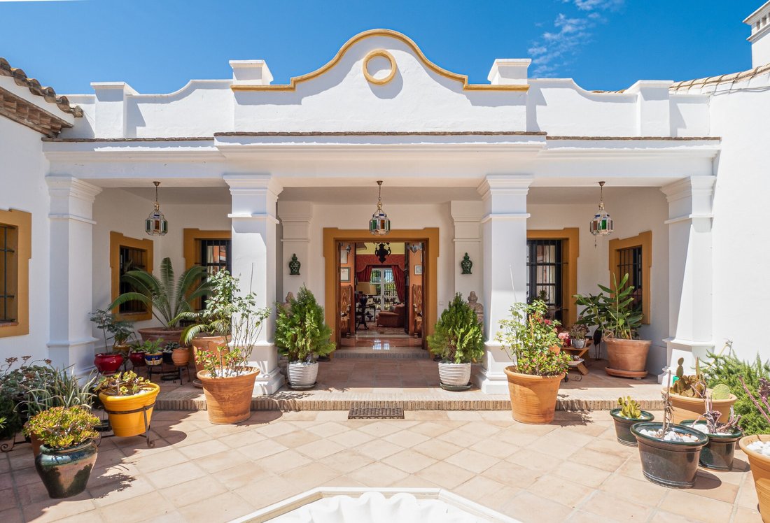 An Amazing Country Estate In In San Martín Del Tesorillo, Andalusia