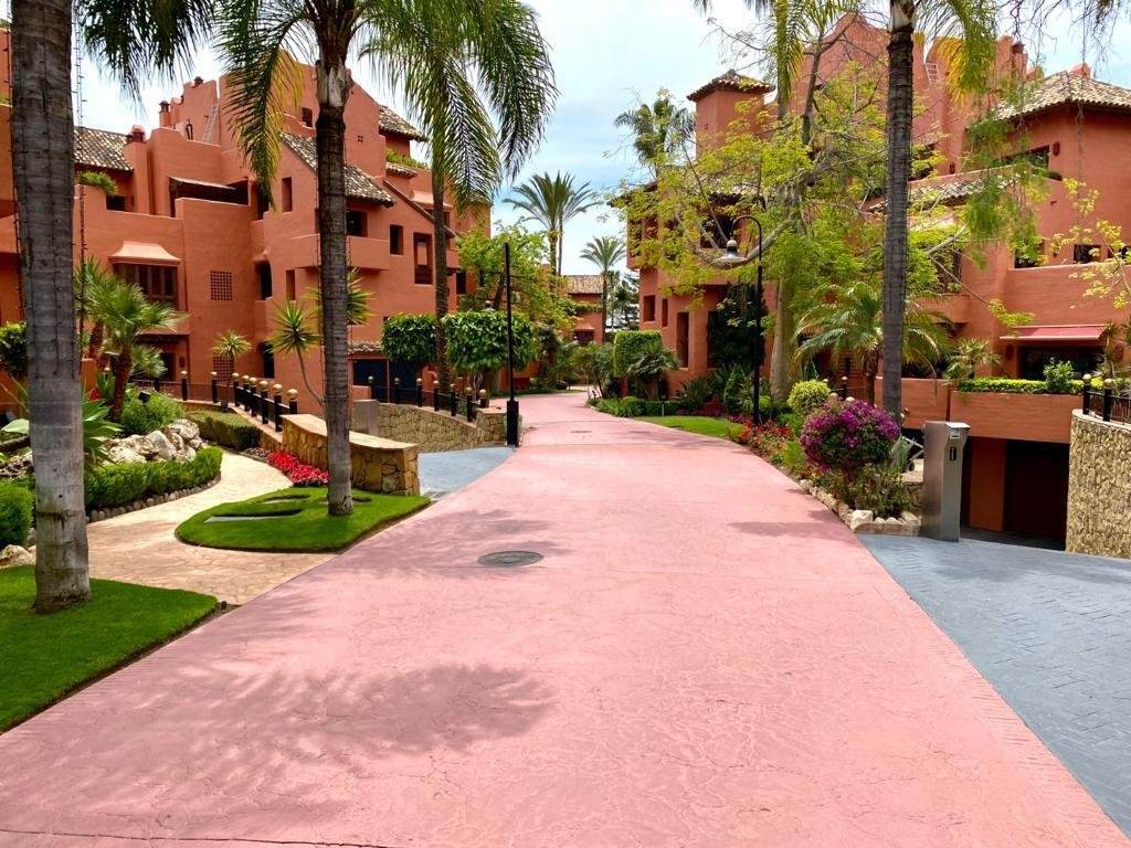 Apartment in Gualdalmansa, Estepona, Andalusia 3 - 12922676