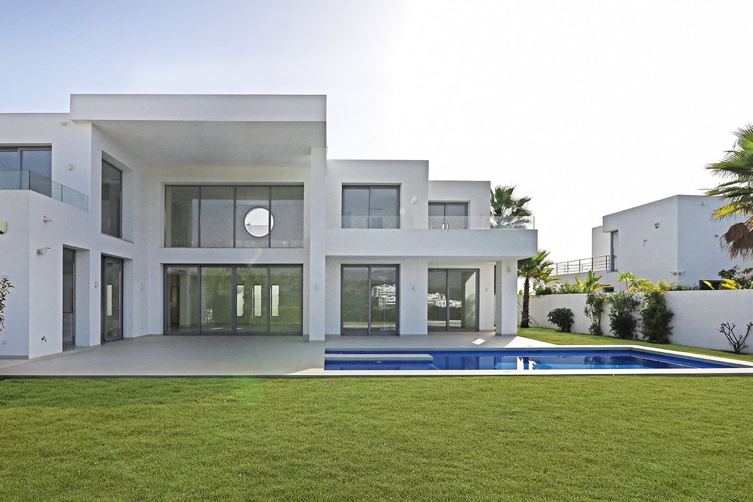 Chalet in Guadalmina Alta, San Pedro de Alcantara, Spain 2 - 12922326