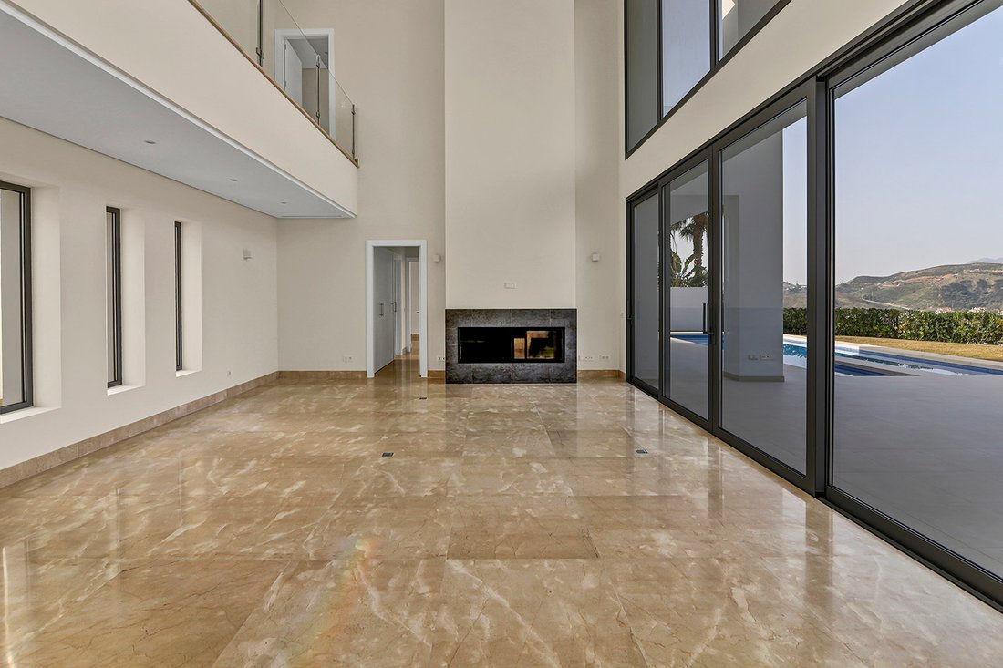Chalet in Guadalmina Alta, San Pedro de Alcantara, Spain 5 - 12922326