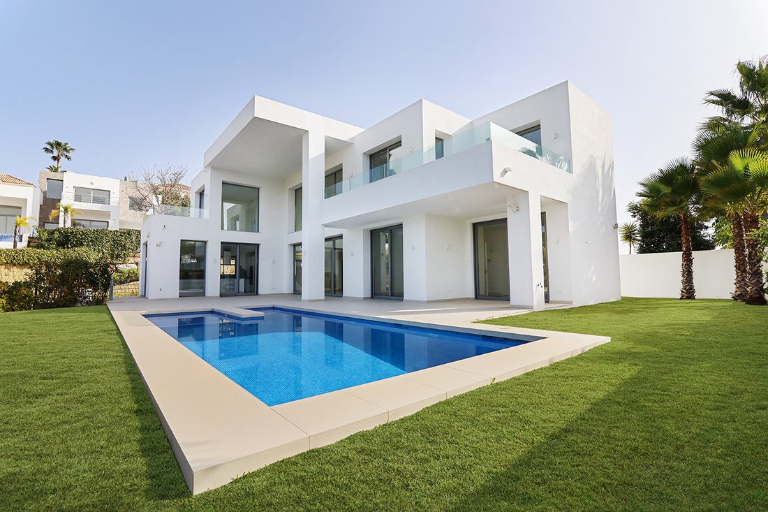 Chalet in Guadalmina Alta, San Pedro de Alcantara, Spain 1 - 12922326