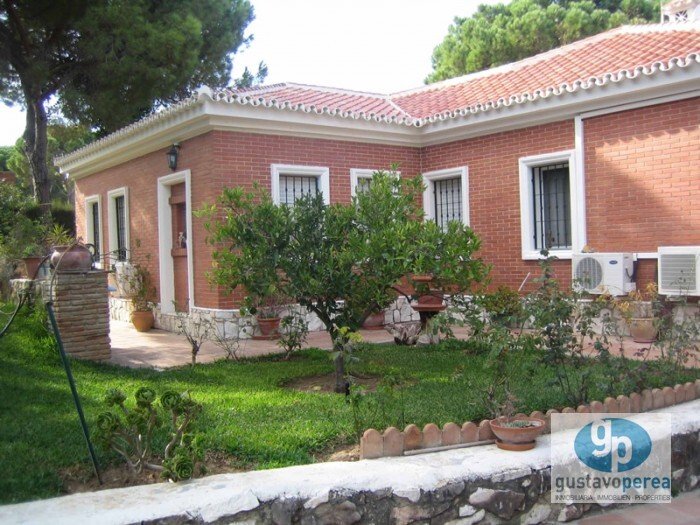 Villa in Alhaurin de la Torre, Andalusia, Spain 1 - 12922149