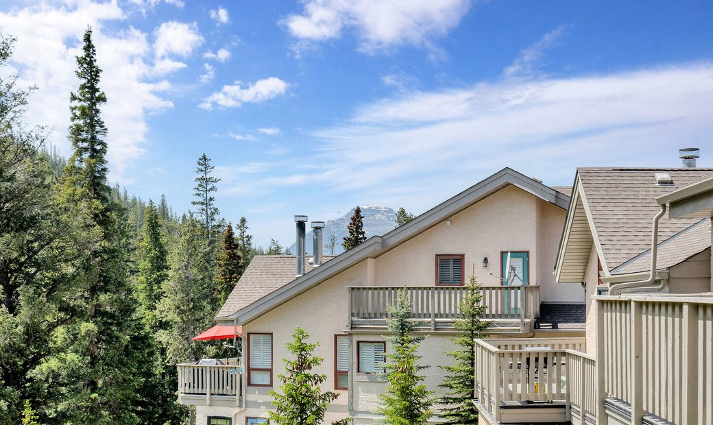 Mountainside Townhome In Banff, Alberta, Canada For Sale (12921080)