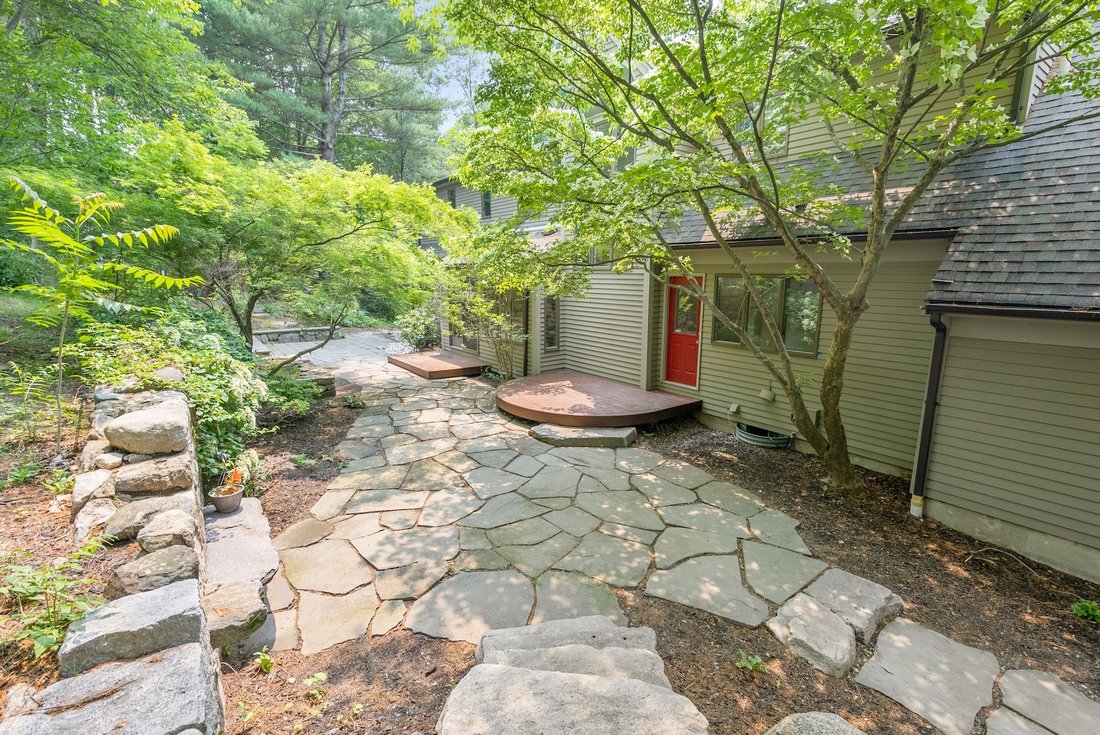 106 Great Plain Ave, Wellesley, Ma, In Wellesley, Massachusetts, United States For Sale (12923118)