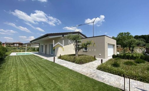 Villa in Calvagese della Riviera, Lombardy, Italy 1