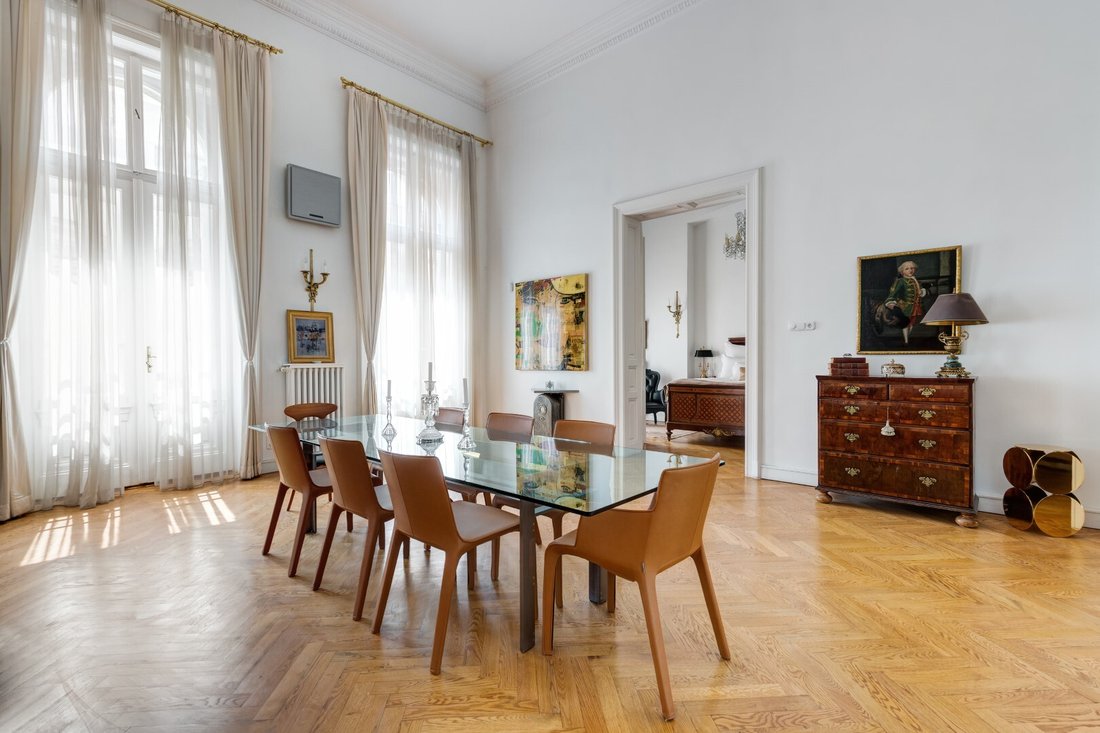 An Elegant Residency In A Breathtaking Building In Budapest, Budapest ...