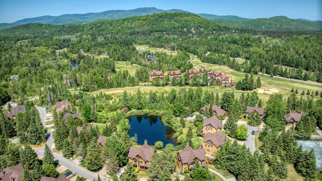 21 Allée Des Becs Scie, Mont Tremblant, Qc In Mont Tremblant, Quebec