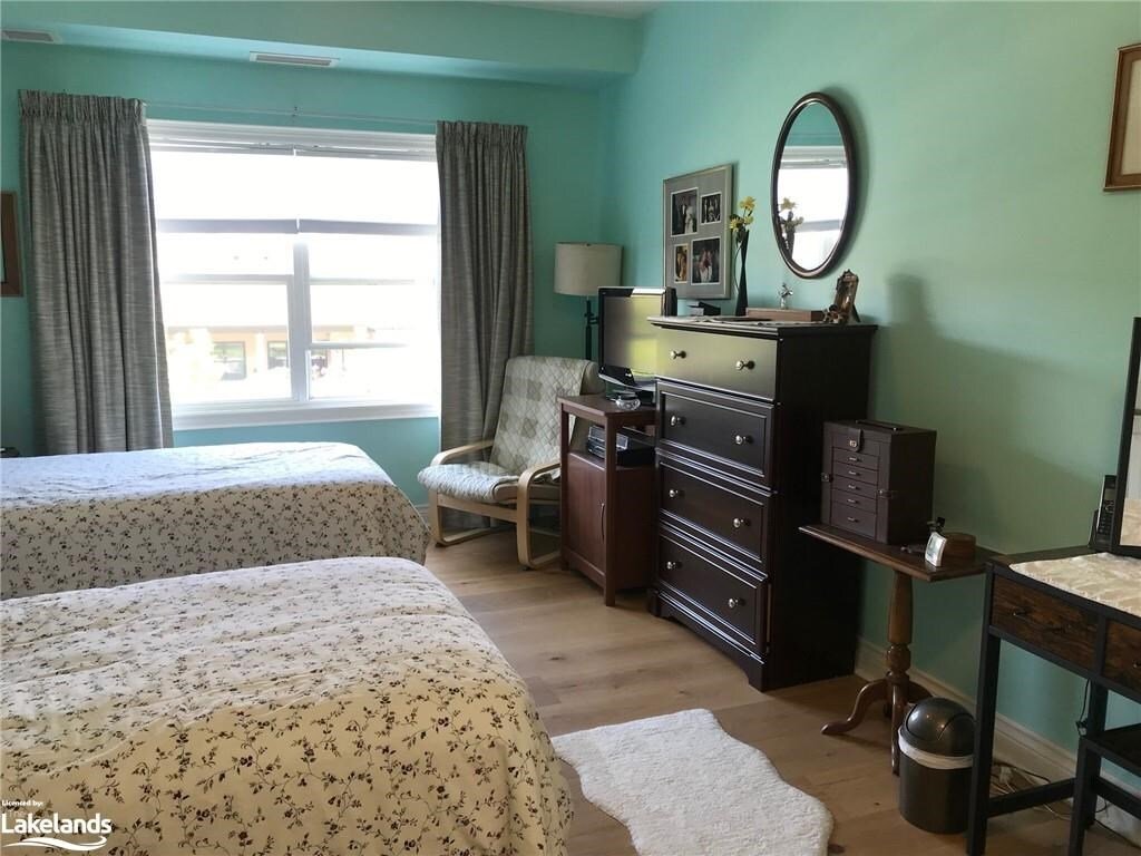 Townhouse/Condo In Collingwood, Ontario, Canada For Sale (12926302)