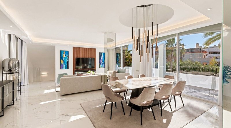 Visual Reference: Renovated Penthouse On Prime Location In The In Marbella Andalusia