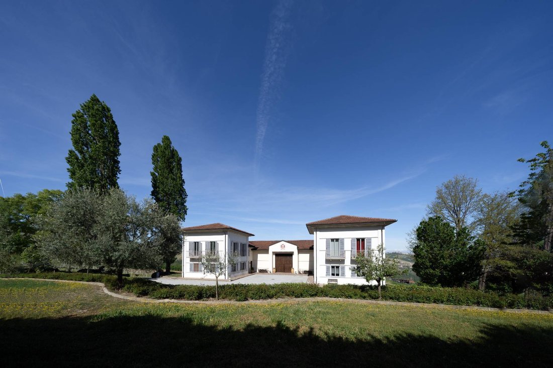 Country House in Alba, Piedmont, Italy 1 - 12928878