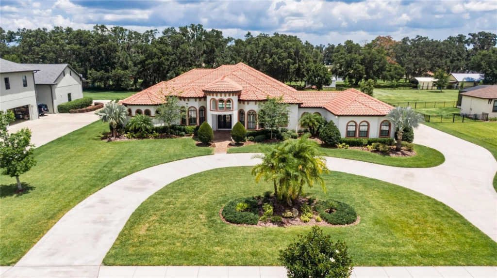 Single Family Detached Lithia In Lithia, Florida, United States For