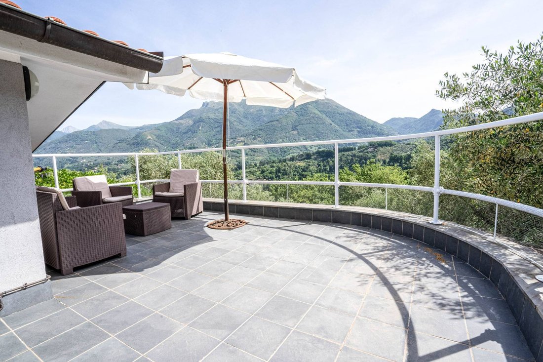 Villa in Camaiore, Tuscany, Italy 1 - 12929419