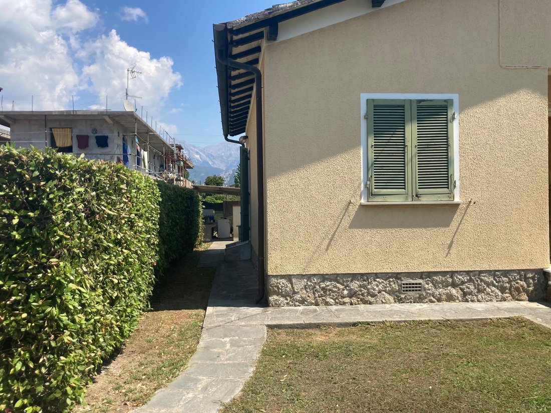 Villa in Caranna-Vaiana, Forte dei Marmi, Tuscany 2 - 12929504