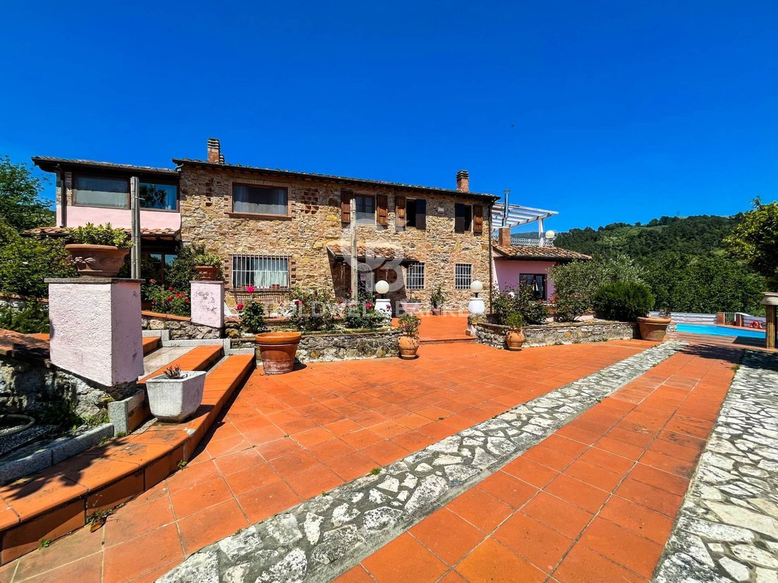 Villa in Massarosa, Tuscany, Italy 2 - 12929802