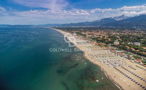 Roma Imperiale, Forte dei Marmi, Tuscany 1