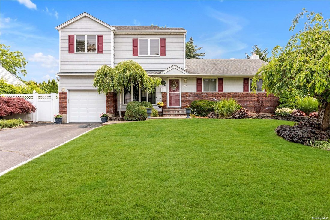 House Commack In Commack, New York, United States For Sale (12927257)