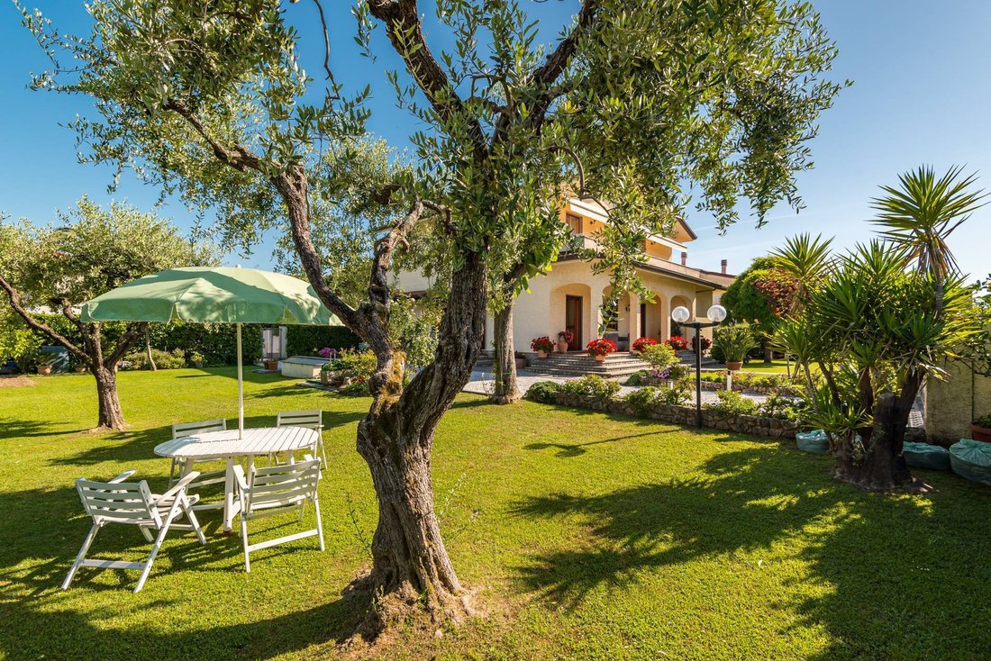 Villa in Caranna-Vaiana, Forte dei Marmi, Tuscany 3 - 12929413