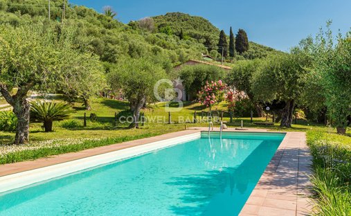 Villa in Massarosa, Tuscany, Italy 1