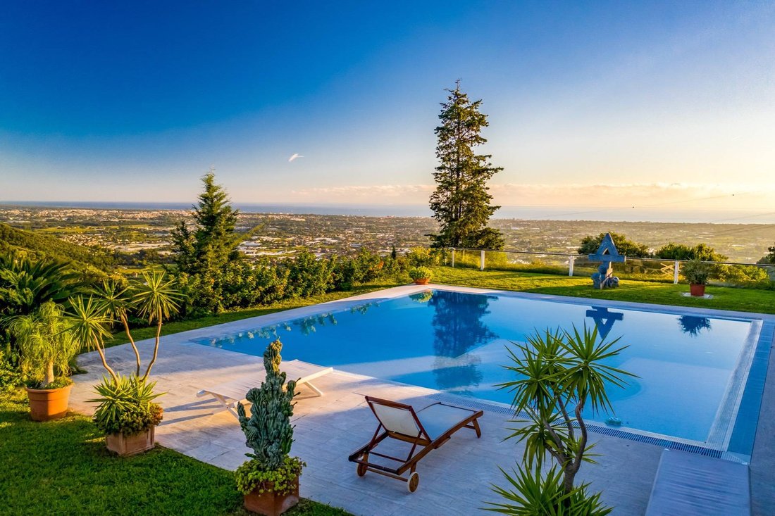 Villa a Camaiore, Toscana, Italia 2 - 12929195
