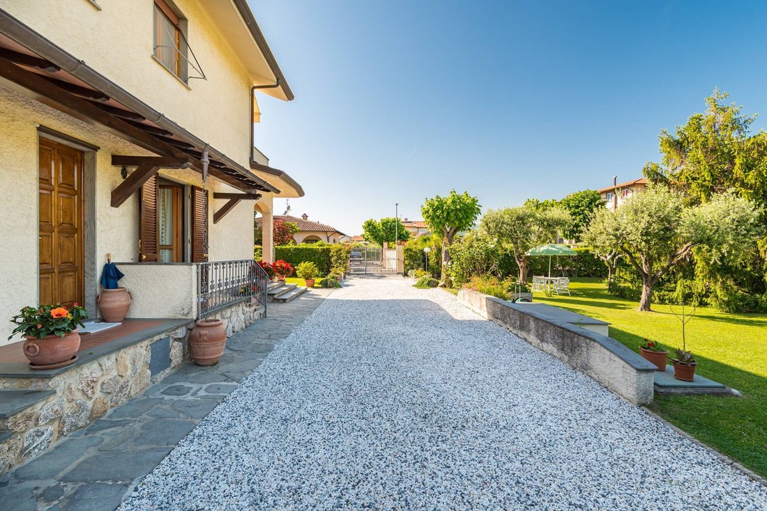 Villa in Caranna-Vaiana, Forte dei Marmi, Tuscany 5 - 12929413
