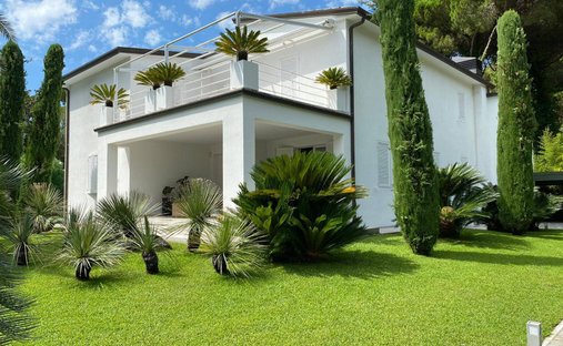 Villa in Roma Imperiale, Forte dei Marmi, Tuscany 1