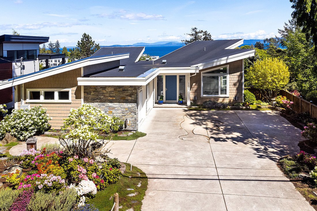 Custom Built Oceanview Home In Saanich, British Columbia, Canada For
