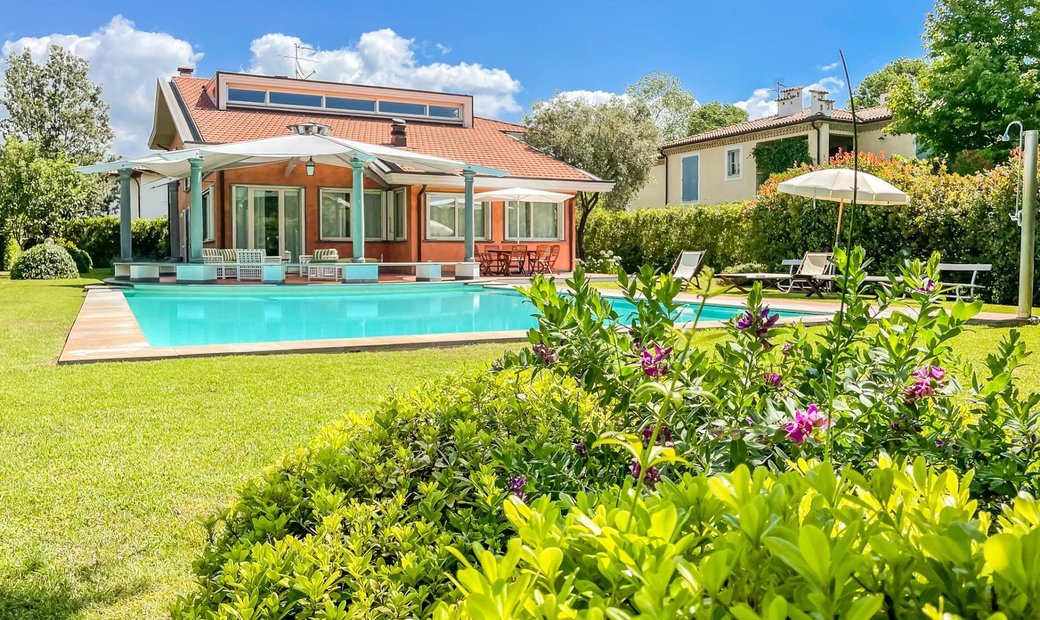Villa In Vendita A Forte Dei Marmi, Vittoria In Forte Dei Marmi
